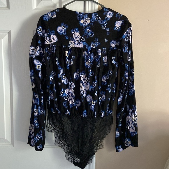 Free People Forties Feels Black Floral Bodysuit With Bell Sleeves Size Small - Picture 8 of 11